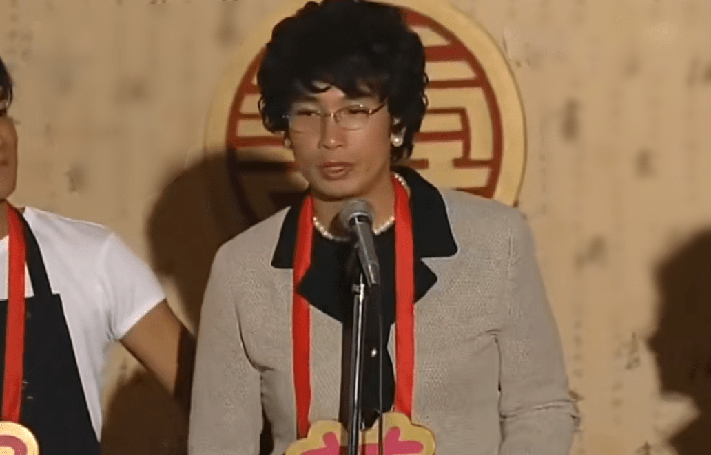 VB男星马云“辣眼睛”陈剑锋毫无违和ag旗舰厅网站八位曾经伪装成女性的T(图4)